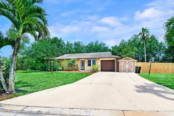 1437 SE Vesthaven CIR, Port Saint Lucie, FL 34952