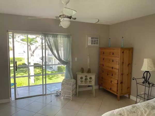 Boynton Beach, FL 33435,240 W Horizons 211