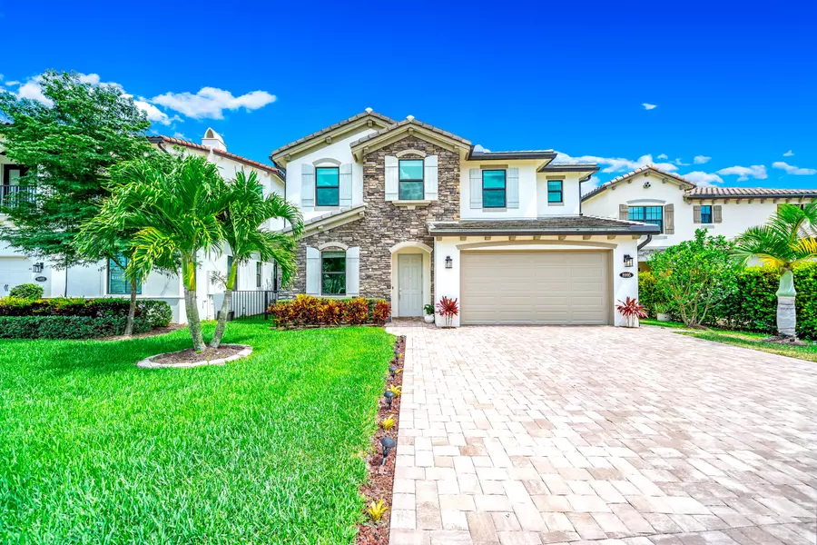 8995 Grand Prix LN, Boynton Beach, FL 33472