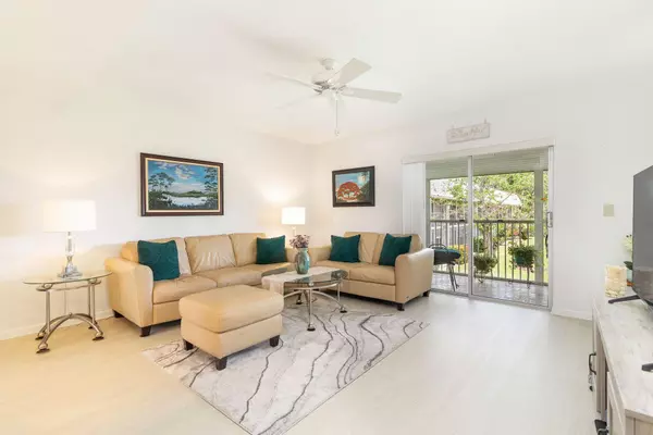 Tequesta, FL 33469,18081 SE Country Club DR 10-98