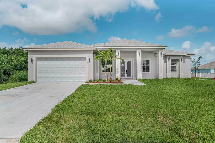 2319 SW Salmon RD, Port Saint Lucie, FL 34953