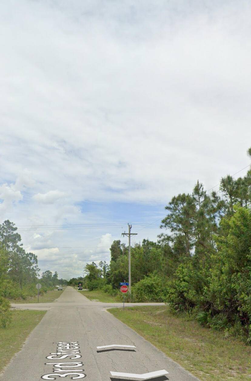 Lehigh Acres, FL 33936,4002 E 3rd ST