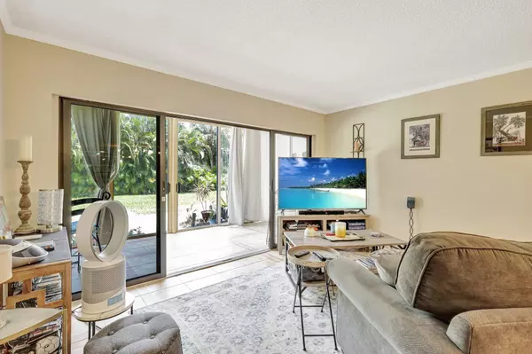 West Palm Beach, FL 33401,1823 Presidential WAY E101