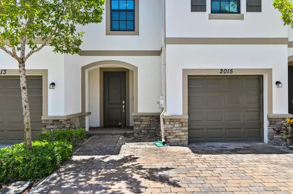 Riviera Beach, FL 33410,2015 Tamarind DR