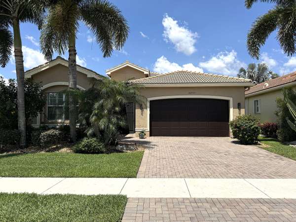 10793 Thomas Lake Mnr MNR, Boynton Beach, FL 33473