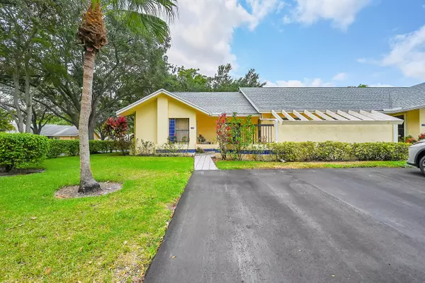 10944 Water Oak MNR, Boca Raton, FL 33498