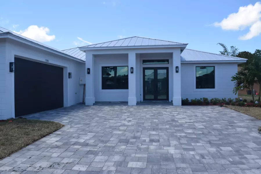 5381 NW Dell CT, Port Saint Lucie, FL 34986