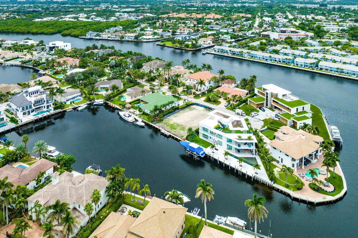 Highland Beach, FL 33487,4211 Intracoastal DR