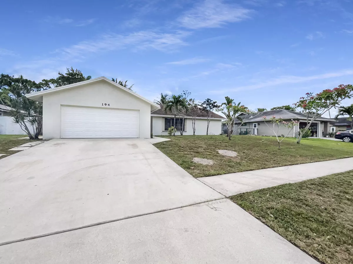 Royal Palm Beach, FL 33411,194 Dove CIR