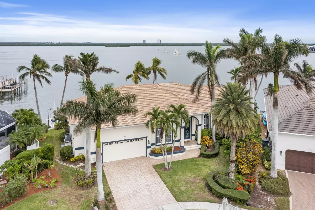 Marco Island, FL 34145,882 Magnolia CT