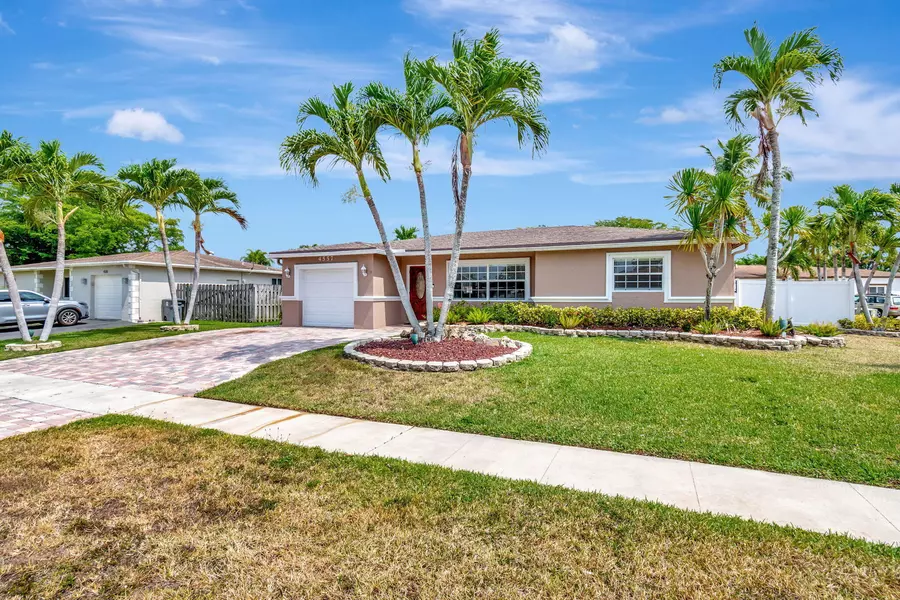 4557 Avalon ST, Boca Raton, FL 33428