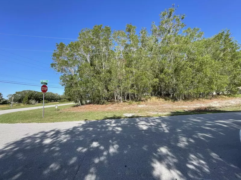 6460 NW Omega RD, Port Saint Lucie, FL 34983