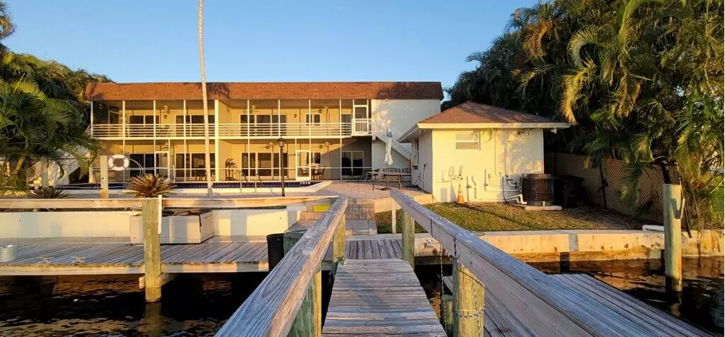 549 W Kalmia DR, West Palm Beach, FL 33403