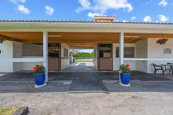 Wellington, FL 33414,15000 Oatland CT Barn