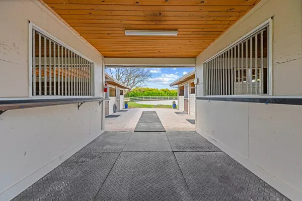 Wellington, FL 33414,15000 Oatland CT Barn