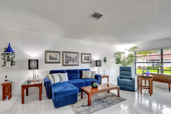 Boynton Beach, FL 33436,9905 Papaya Tree TRL B