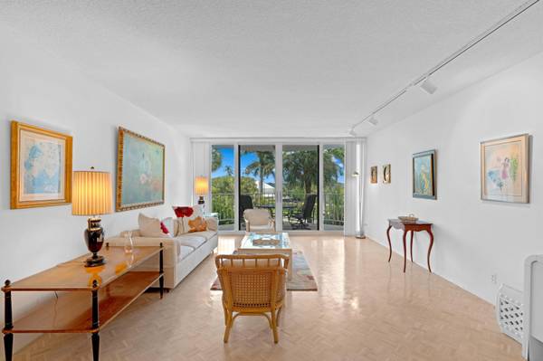 2295 S Ocean BLVD 315,  Palm Beach,  FL 33480