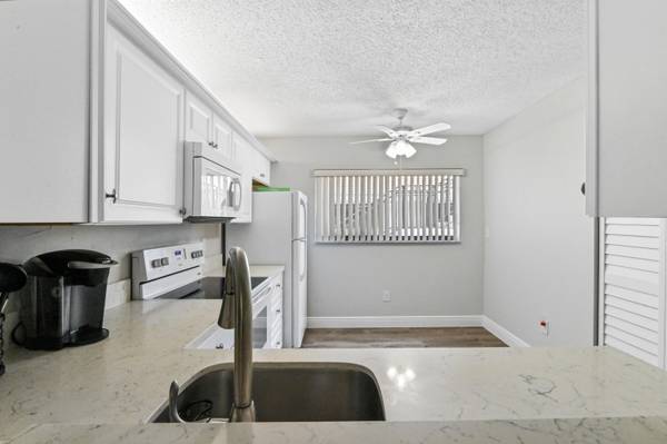 Delray Beach, FL 33484,15011 Ashland CIR 14