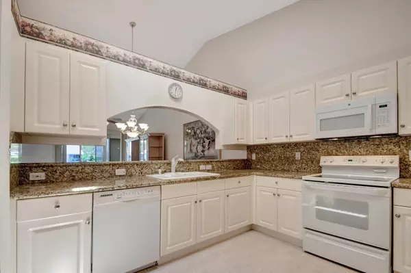 Hypoluxo, FL 33462,173 N Lakeshore DR 173