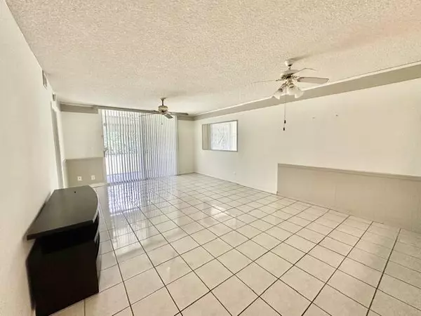 Boca Raton, FL 33496,9275 Flynn CIR 6