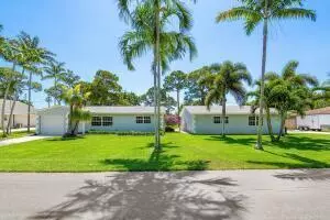 1302 NW 7th CT, Boynton Beach, FL 33426