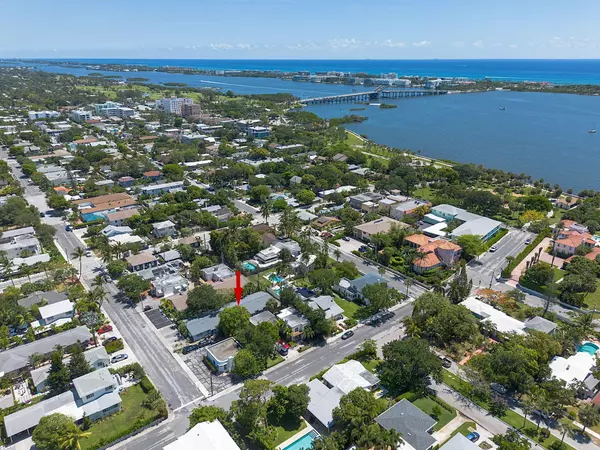 Lake Worth Beach, FL 33460,418 S Ocean Breeze