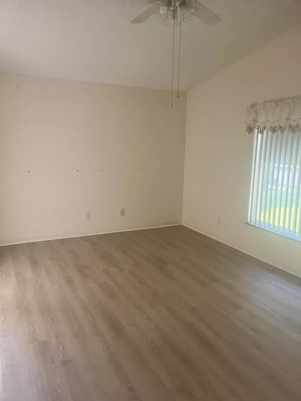 Port Saint Lucie, FL 34983,823 NW NW Greenwich CT