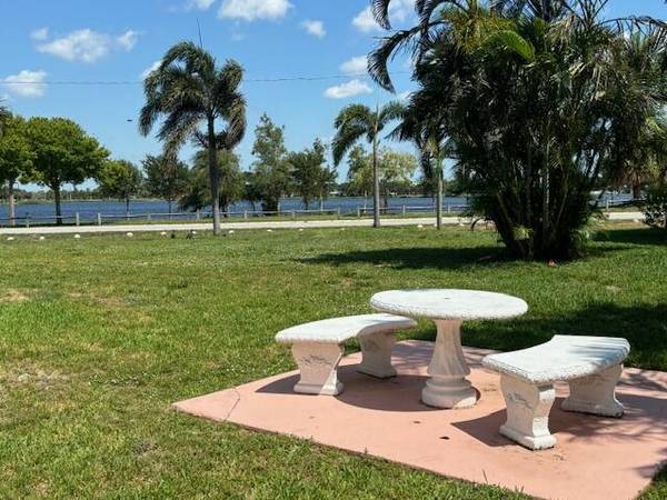 2286 Lake Osborne DR Apt. 4,  Lake Worth Beach,  FL 33461