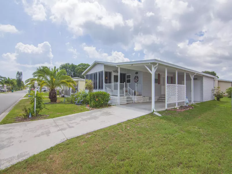 923 Cashew CIR, Barefoot Bay, FL 32976