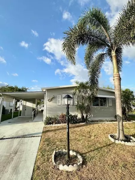 8398 Chisum TRL, Boca Raton, FL 33433