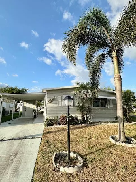 Boca Raton, FL 33433,8398 Chisum TRL