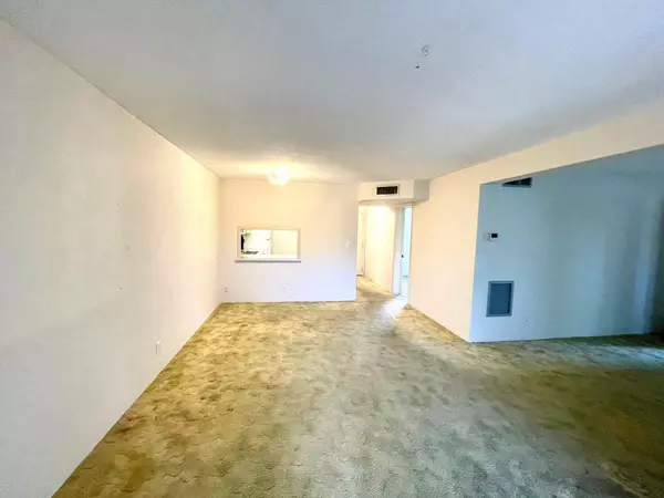 Lake Worth, FL 33461,2811 S Garden DR 101