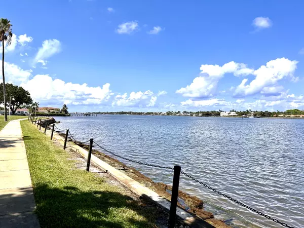 Hypoluxo, FL 33462,127 Yacht Club WAY 109