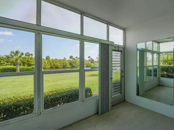 Vero Beach, FL 32960,2800 Indian River BLVD L2