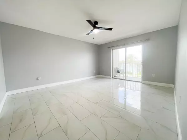 Lake Worth Beach, FL 33460,1502 S Lakeside DR #301