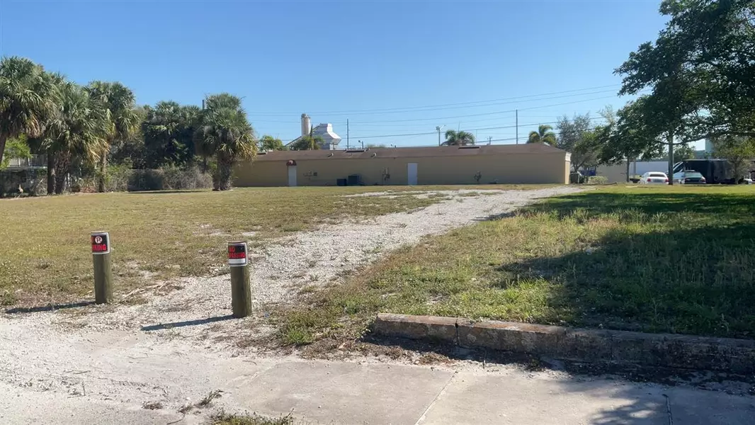 534 S 5th S ST, Fort Pierce, FL 34950