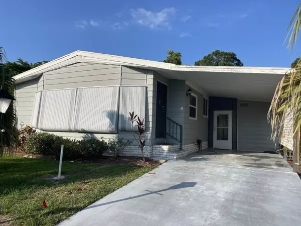 Port Saint Lucie, FL 34952,8167 Buckthorn CIR