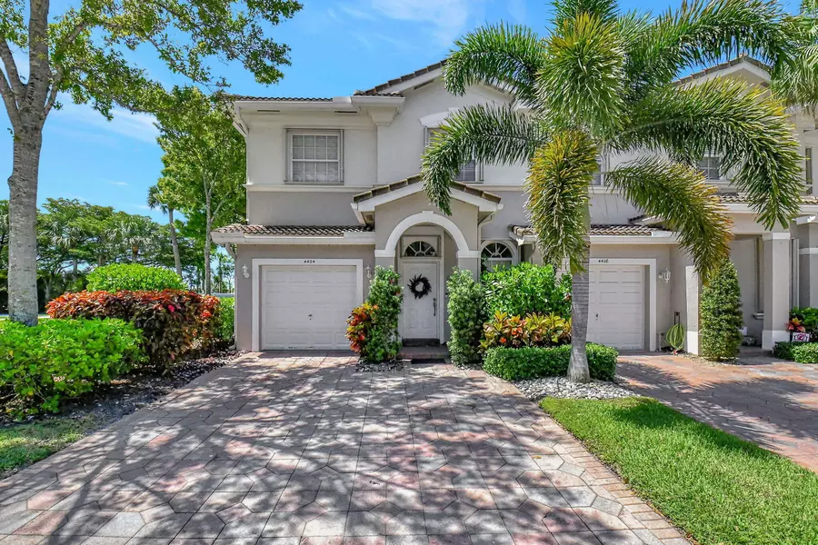 4404 Regal CT, Delray Beach, FL 33445