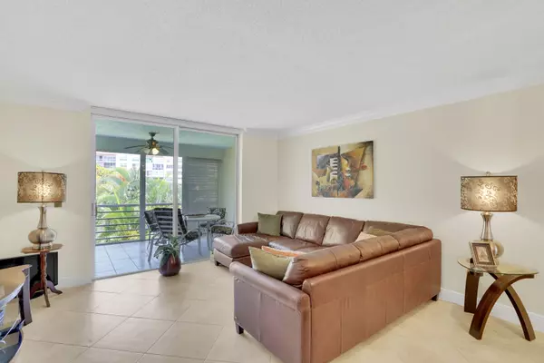 Delray Beach, FL 33446,27 Abbey LN 303