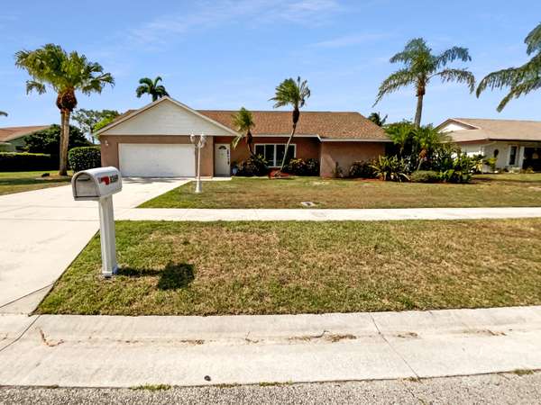 8369 Blue Cypress DR, Lake Worth, FL 33467