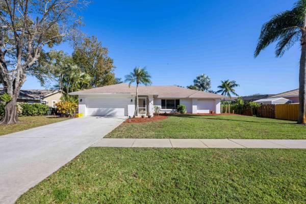 2707 Yarmouth DR, Wellington, FL 33414