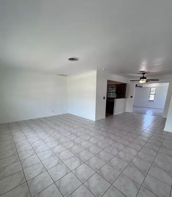 Riviera Beach, FL 33404,260 W 23rd ST