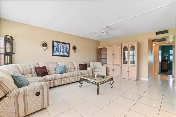 Boca Raton, FL 33434,3023 Guildford B