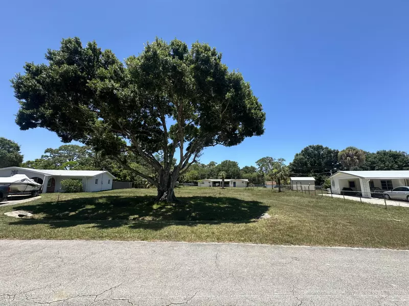 7804 Hibiscus RD, Fort Pierce, FL 34951