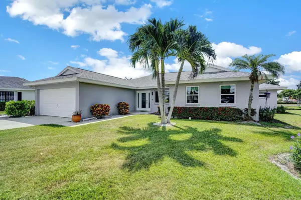 10596 Pineada CIR, Boynton Beach, FL 33436