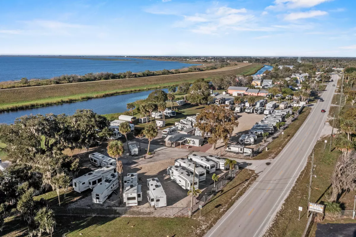 Okeechobee, FL 34974,4558 Us-441