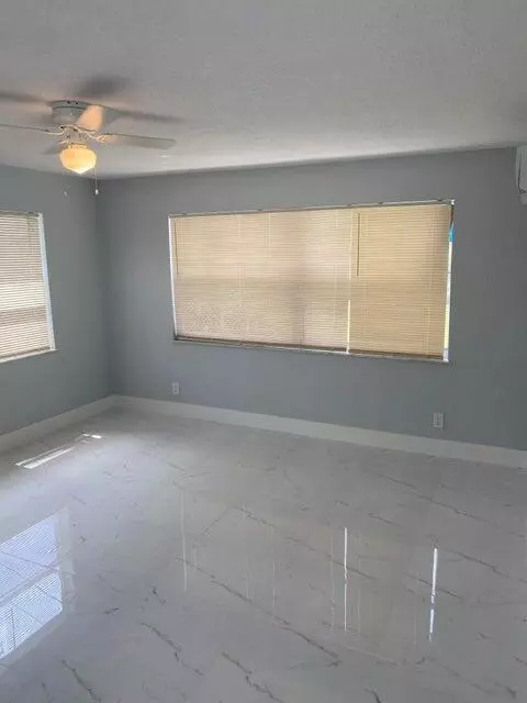 Lake Worth Beach, FL 33460,614 N E ST