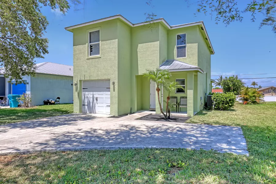 717 NW 2nd ST, Boynton Beach, FL 33435