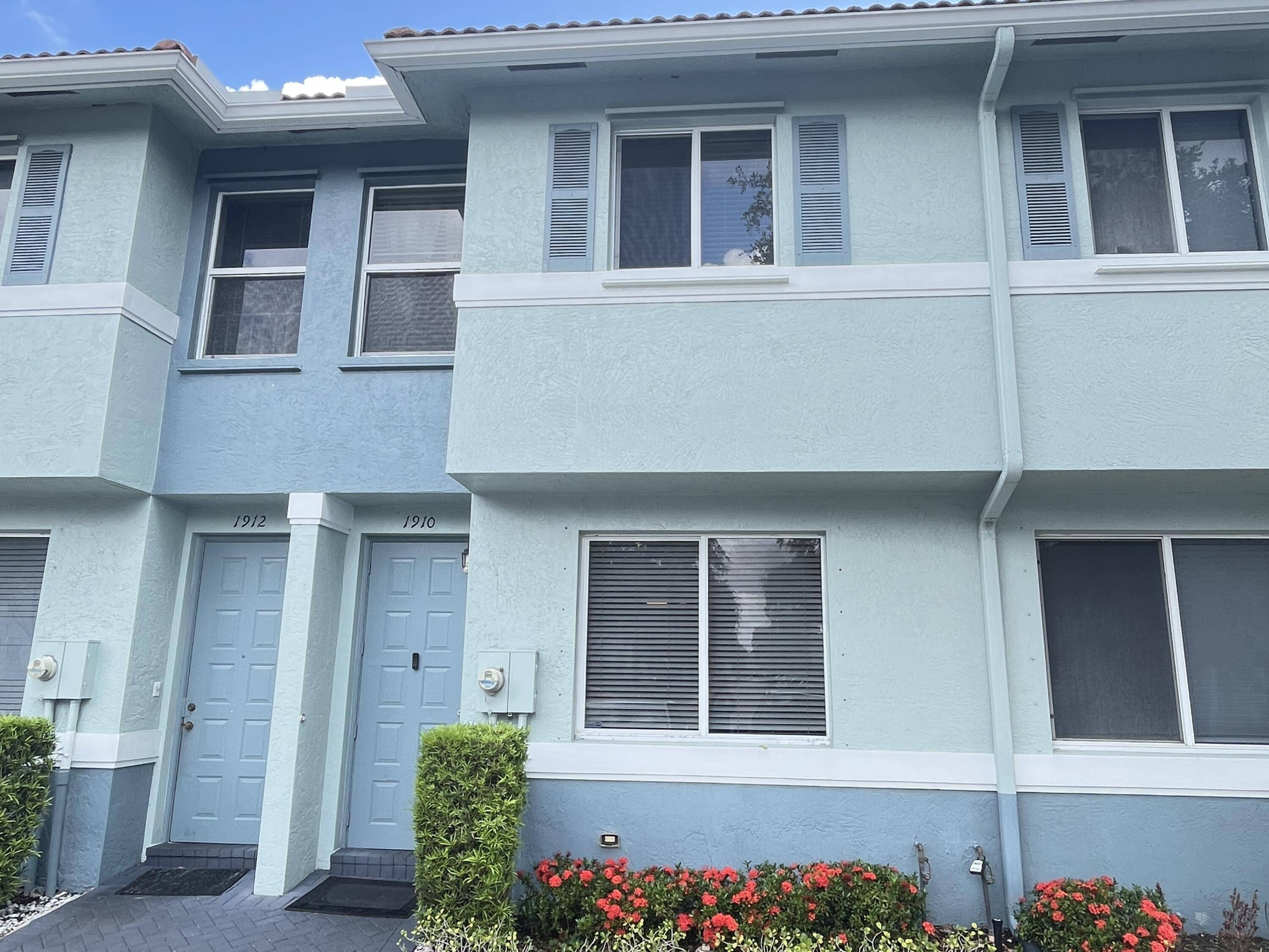 1910 Alamanda WAY, Riviera Beach, FL 33404