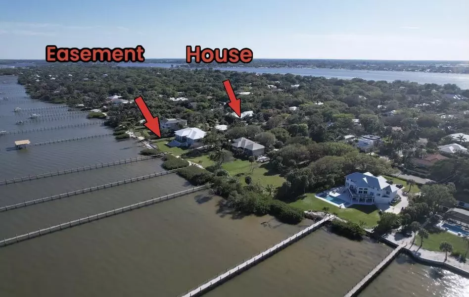 2 Palmetto DR, Sewalls Point, FL 34996